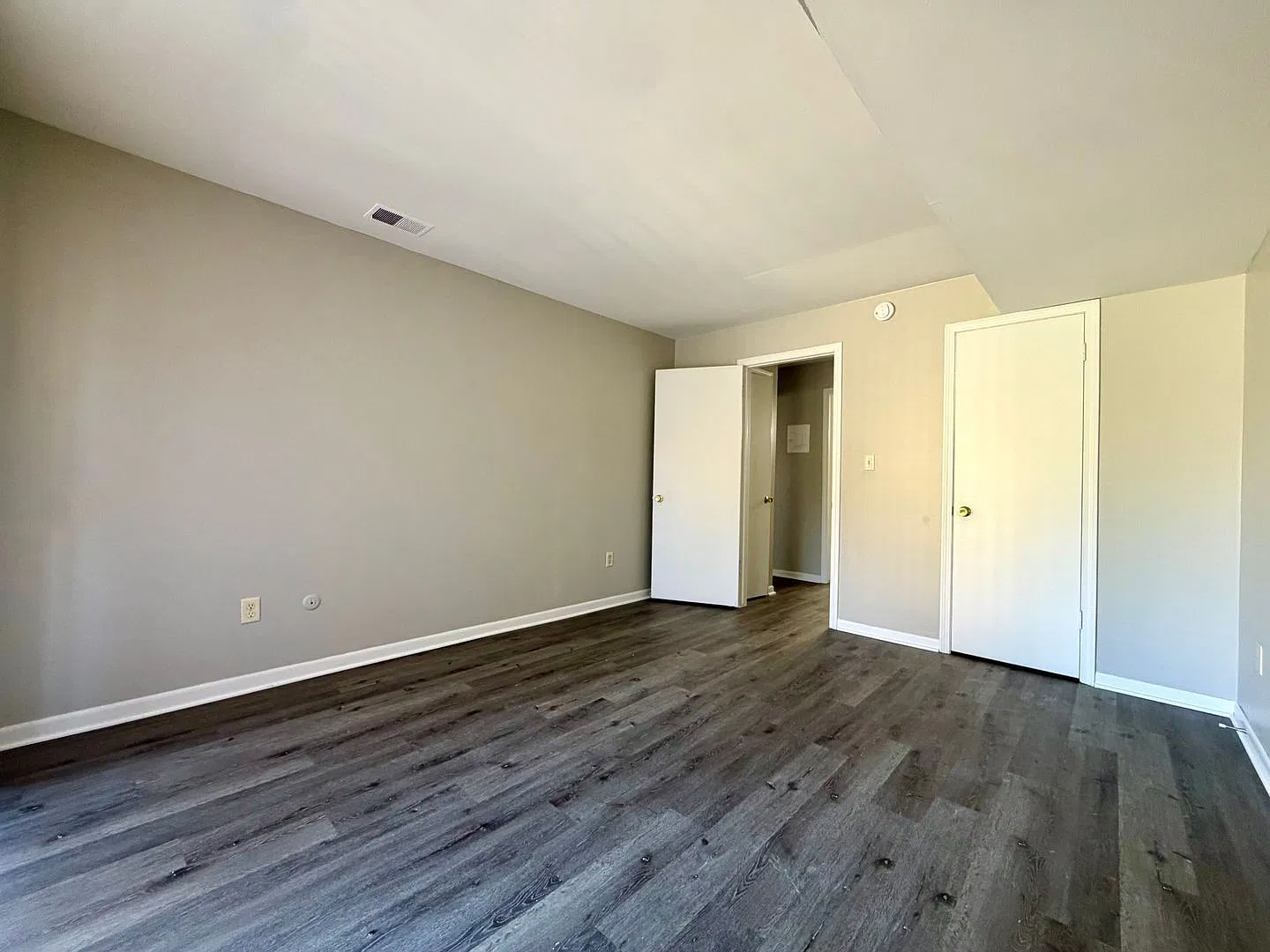 4142 Oak Park Dr SE — Photo 4