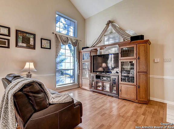 4th image of 1238 Reawick Dr