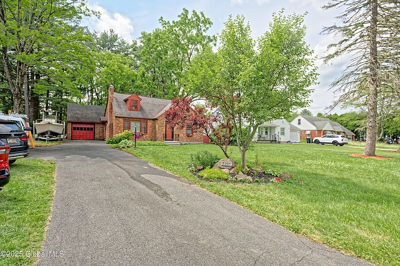 3rd image of 2305 Balltown Road