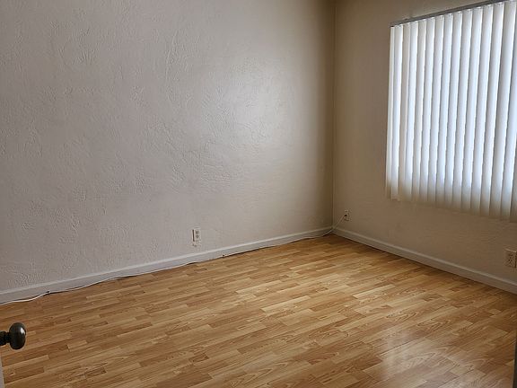 2nd image of 9834 Macarthur Blvd #B