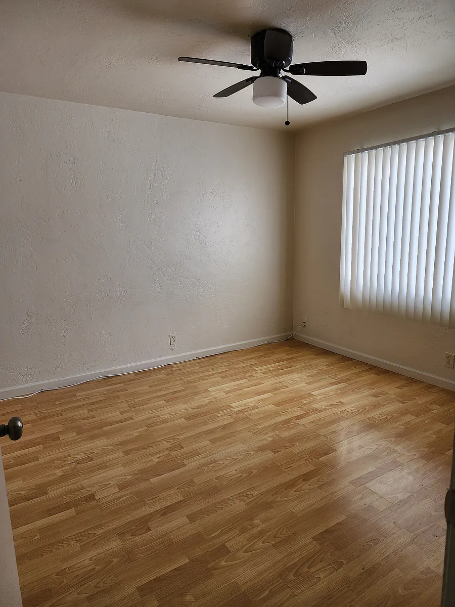 Building Photo - 9834 Macarthur Blvd #B