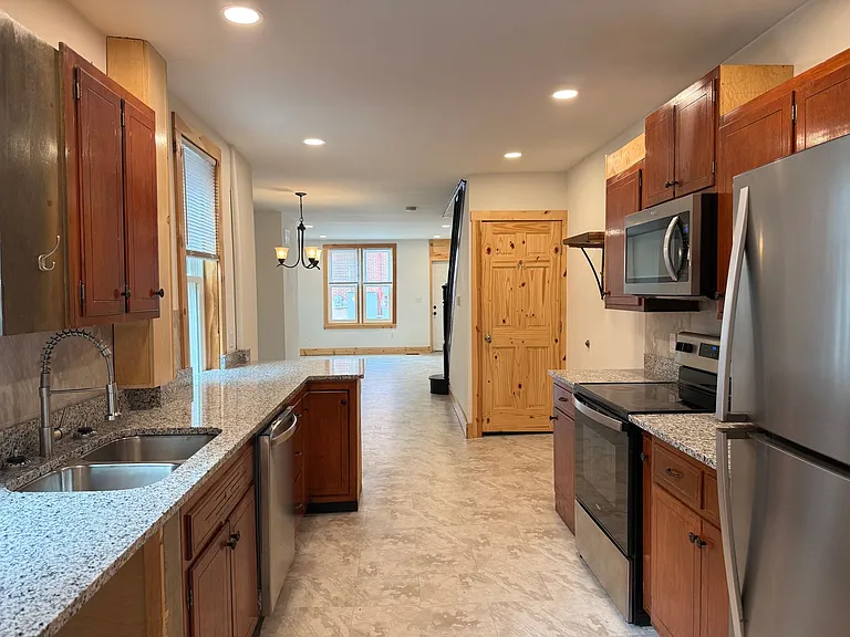 916 Houston St — Photo 10
