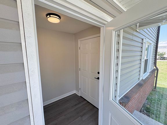 2nd image of 224 28th Avenue Pl NE #B