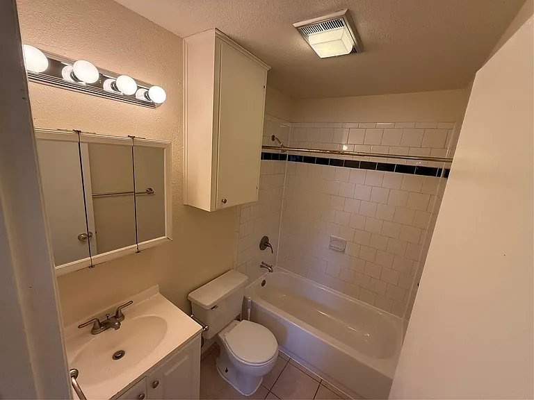 4701 Red River St #301 — Photo 6