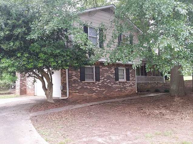2nd image of 5867 Marcelle Ln