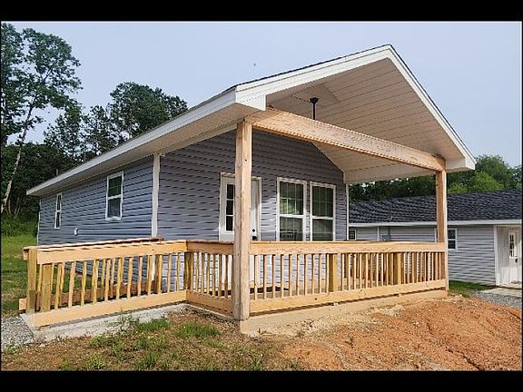 2nd image of 5 Sara Ann Dr