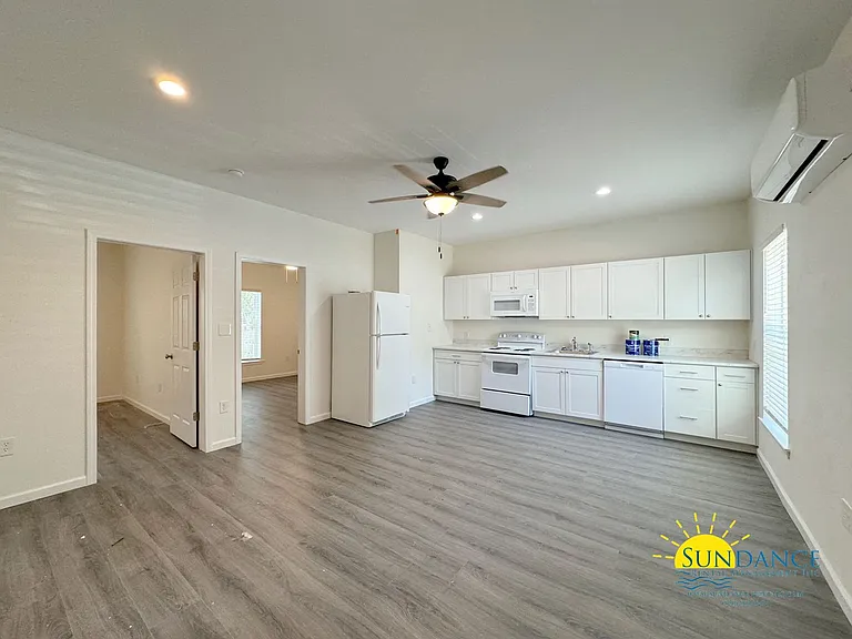 322 Lewis St #A — Photo 1