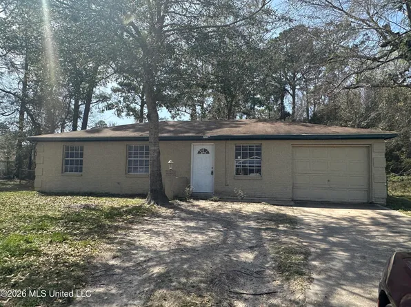 2735 Ridgeway Dr, Gautier, MS 39553