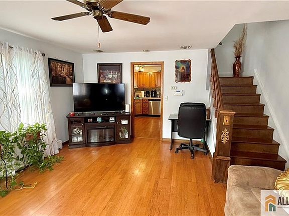 3rd image of 70 Spring St