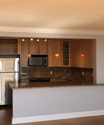 5th image of 3930 N Pine Grove Ave APT 2610