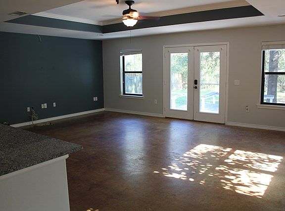 2nd image of 114 Willow Brook Dr