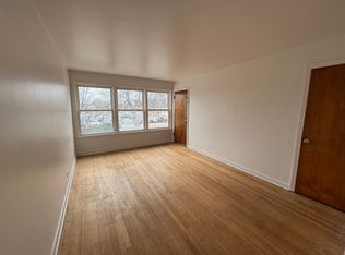4930 Mulford St APT 2W, Skokie, IL 60077