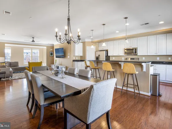 7969 Crescent Park Dr, Gainesville, VA 20155