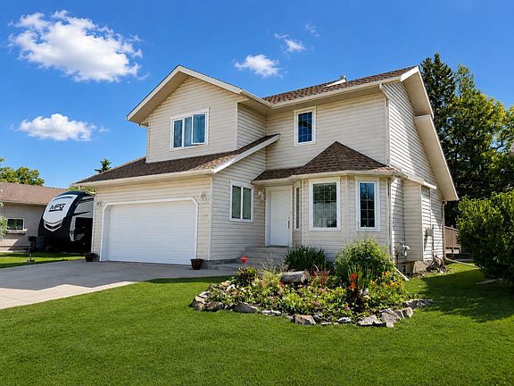 2nd image of 150 Balsam Cres