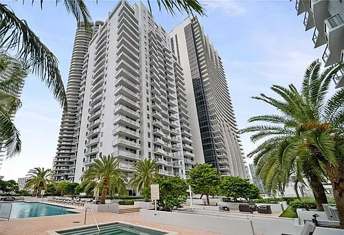 1050 Brickell Ave #2122 Photo 1