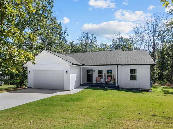 111 Friel Dr, Waverly, TN 37185