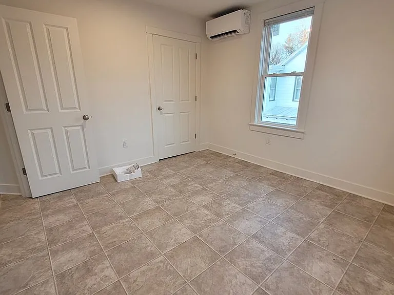 34 E Main St — Photo 18