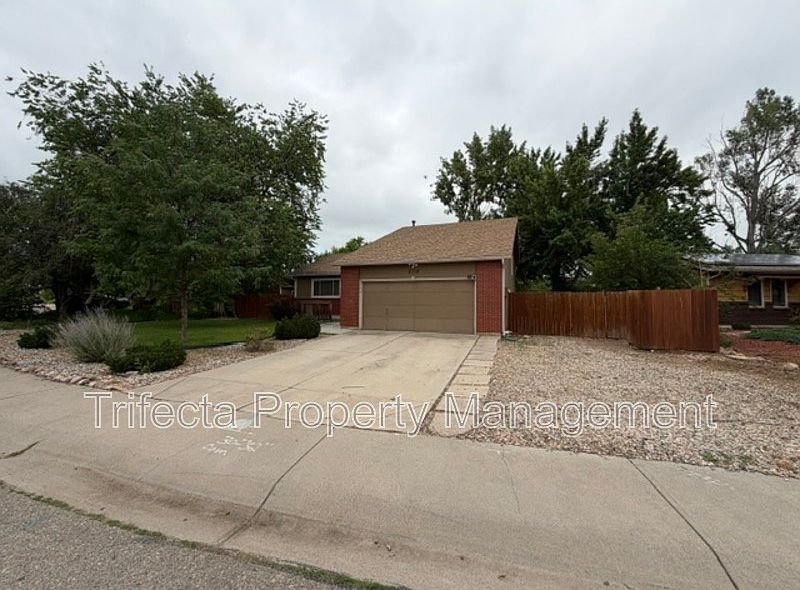 1st image of 2718 Garden Dr