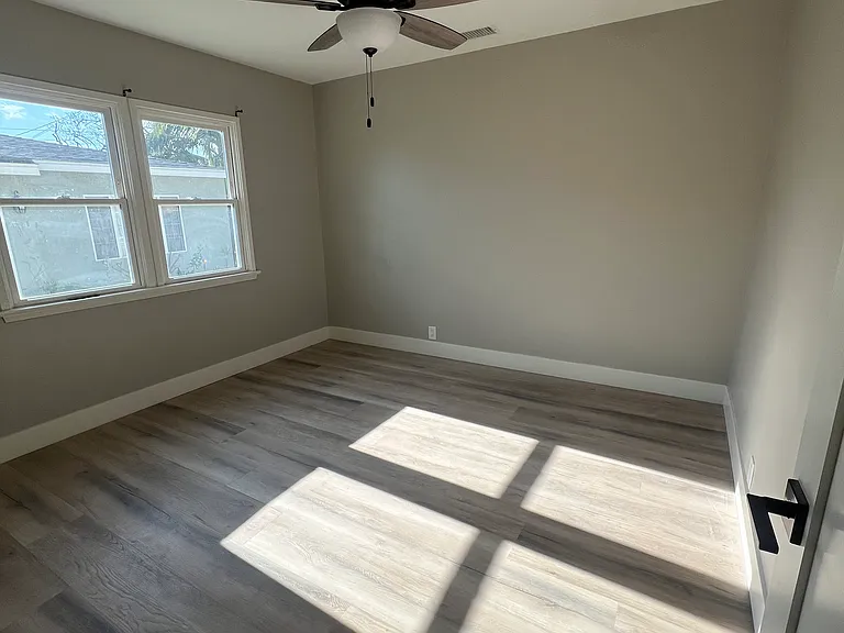 1208 E Peck St — Photo 5