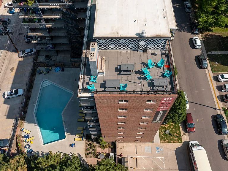 825 Dahlia Pool