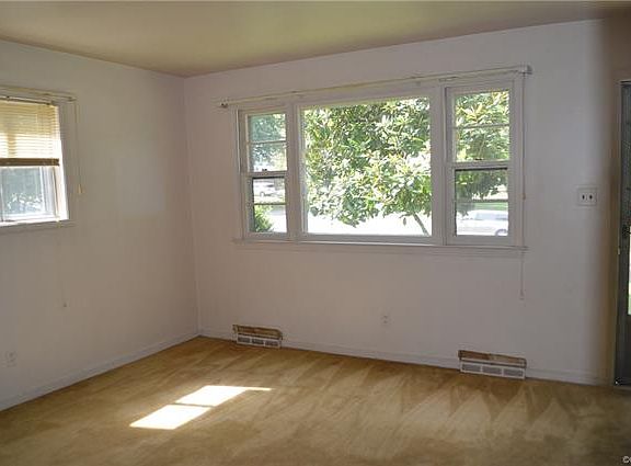 5th image of 9102 Minna Dr