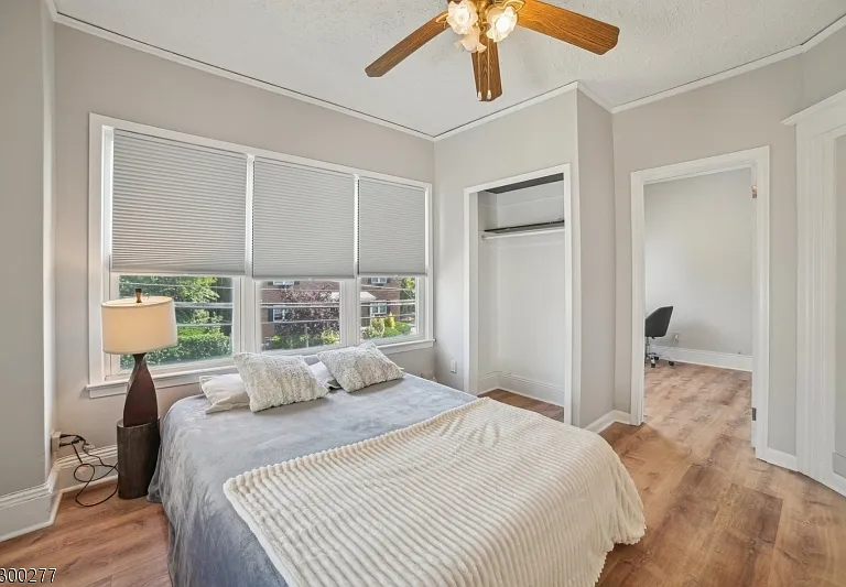 16 Henry St #2 — Photo 10