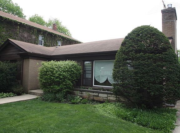 3rd image of 1310 Broadway St
