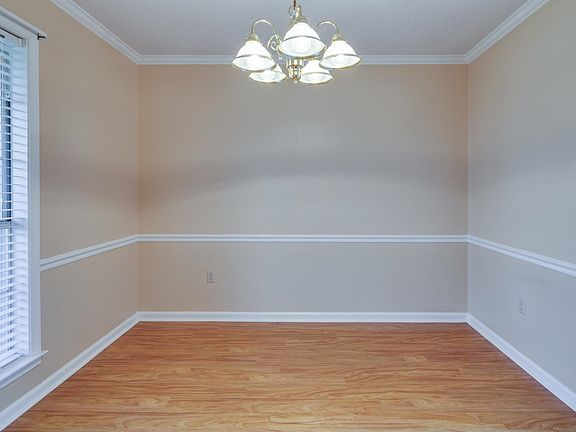 3rd image of 4020 Altruria Rd