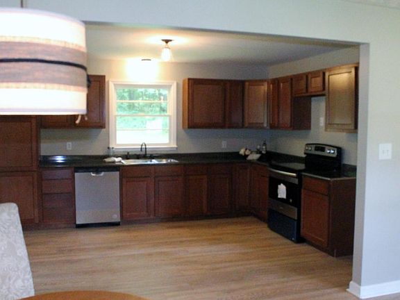 5th image of 4608 Silverhill Dr