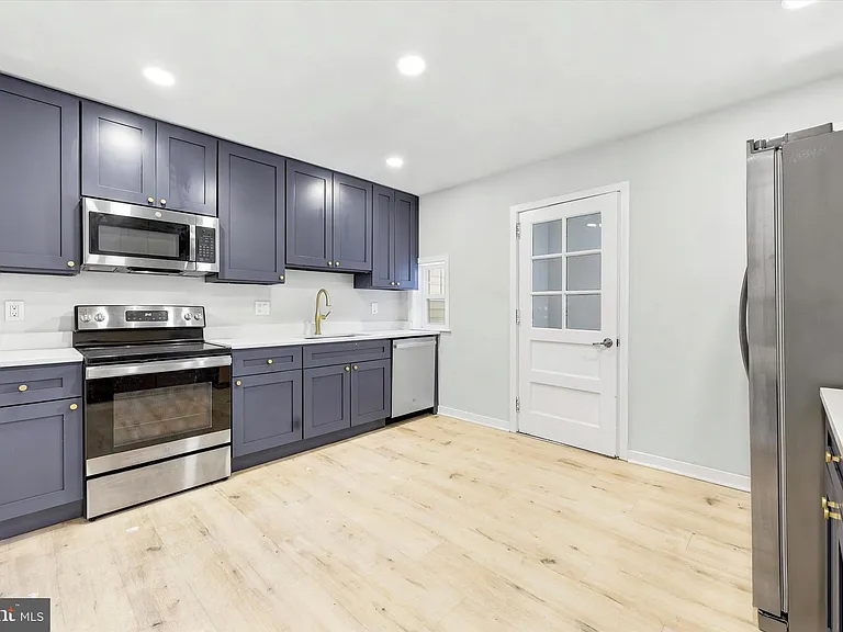269 Monroe St — Photo 12