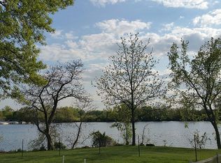 41150 Lakeview Ct, Van Buren Township, MI 48111