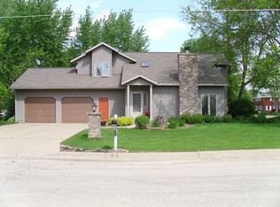 1130 Charles Dr, Tomah, WI 54660