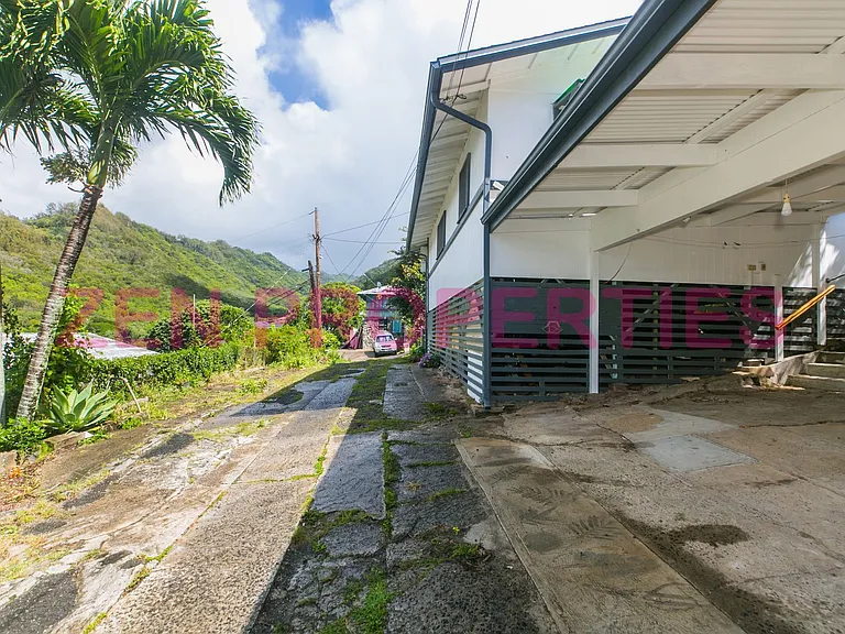 1555 Moani St — Photo 39