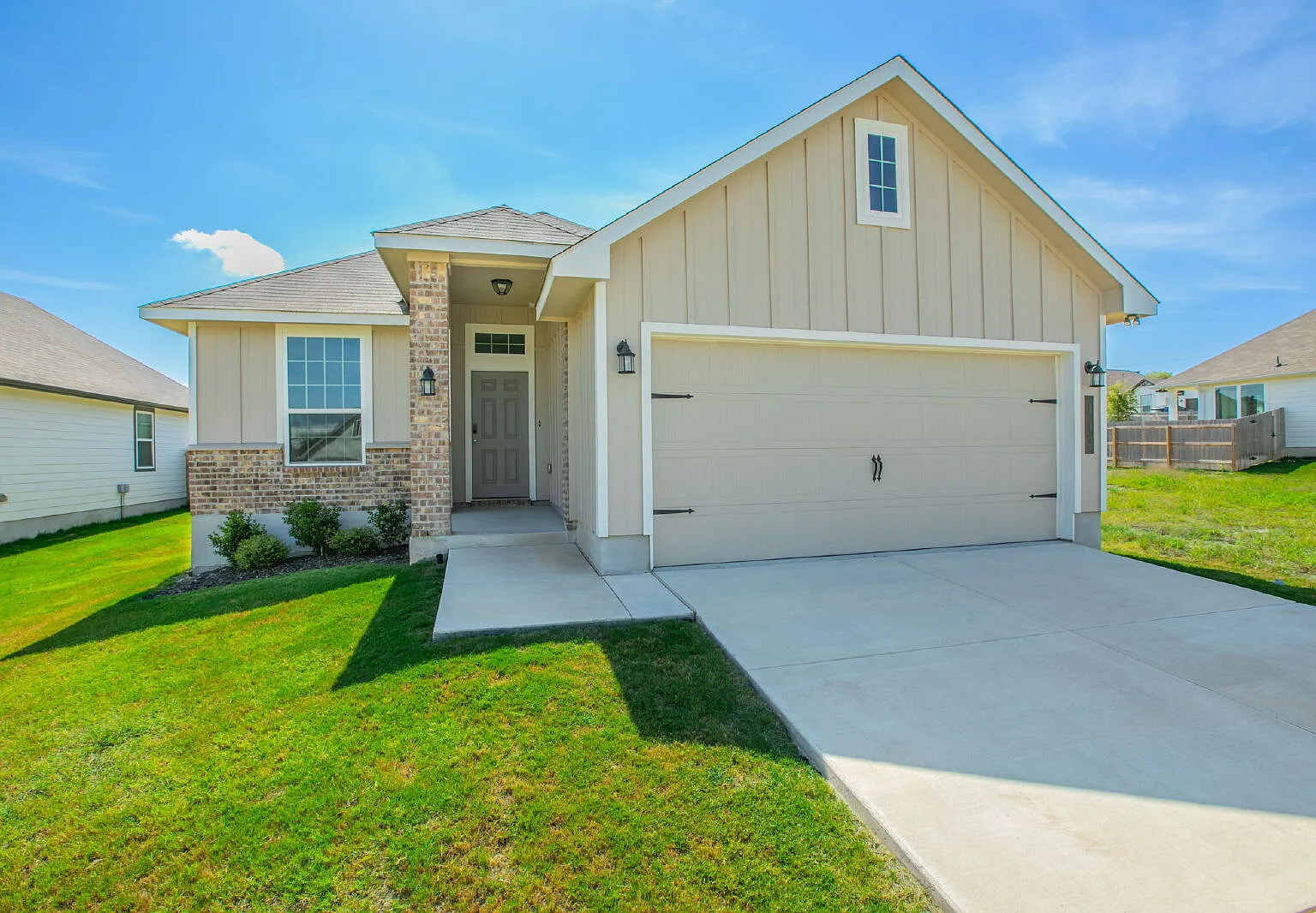 3 bed, 2.0 bath, 1550 sqft, $1,925 — Photo 1