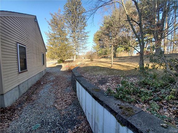 4th image of 4 Feitsma Ln