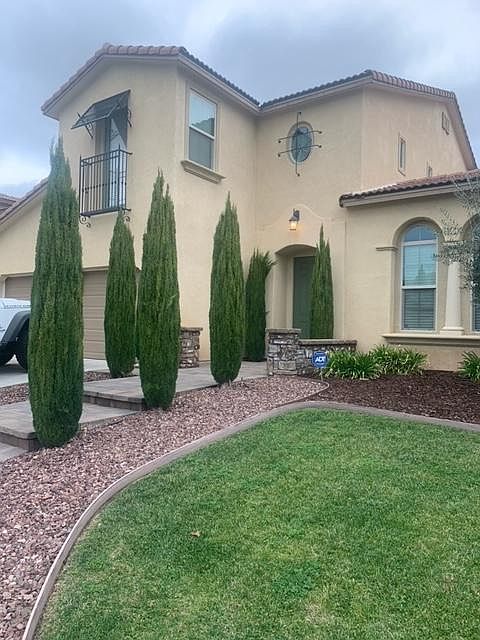 1st image of 211 Avenida Loretta