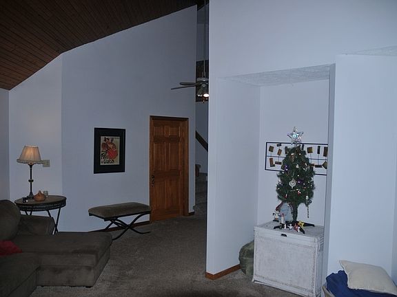 4th image of 724 Southview Dr