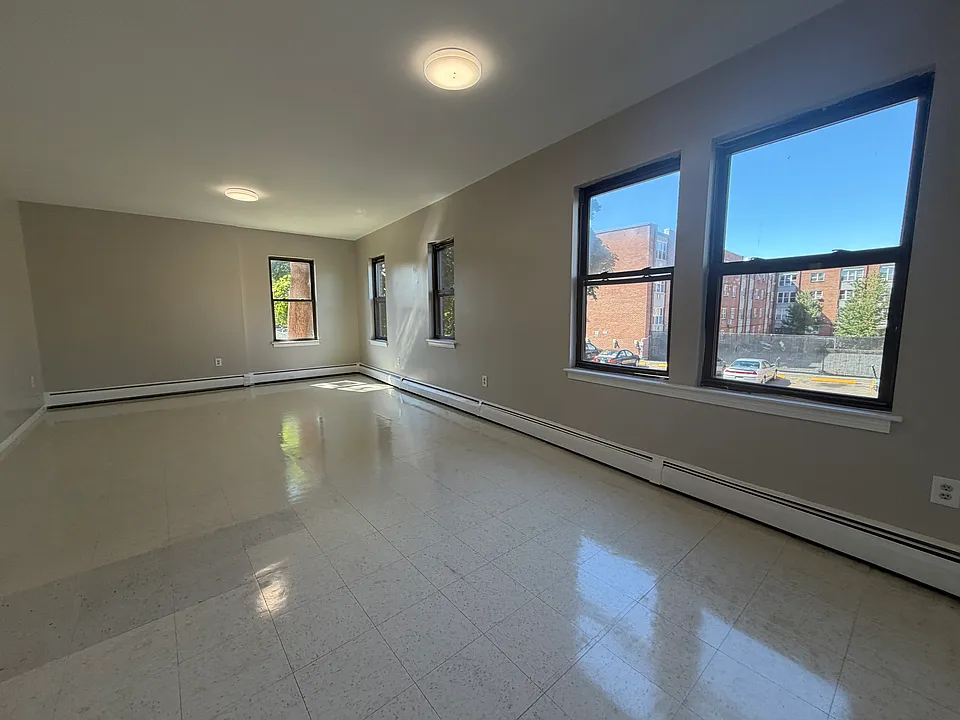 167 Seymour St #1SE