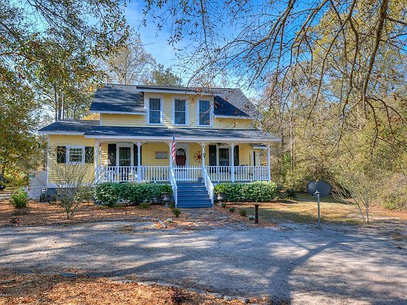 2nd image of 131 Yaupon Drive