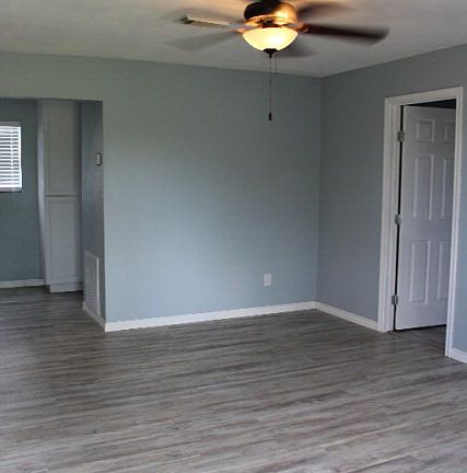 4th image of 598 Serene Dr E