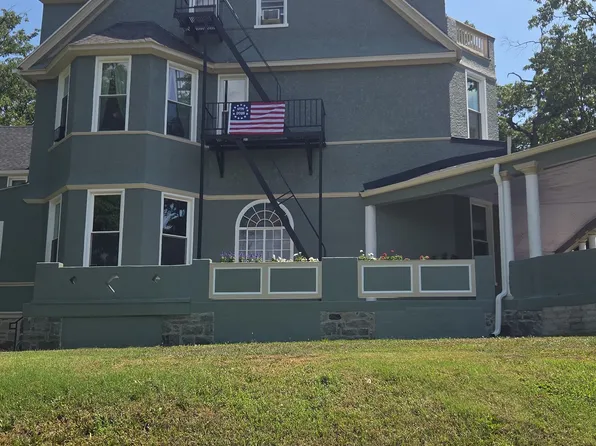1300 Summit Ave #3, Catonsville, MD 21228