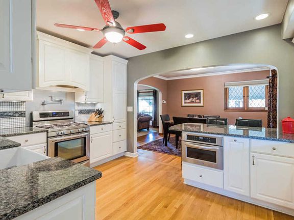5th image of 2734 McKinley St NE