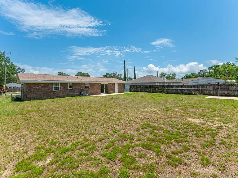 1416 Palm Blvd S — Photo 39