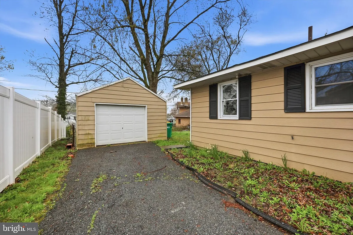 Building Photo - 3832 Frances Ave