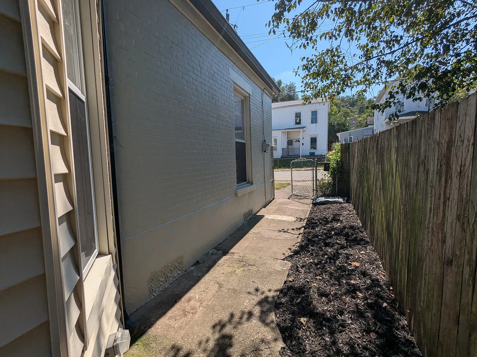 2 bed, 1031 sqft, $1,950 — Photo 2