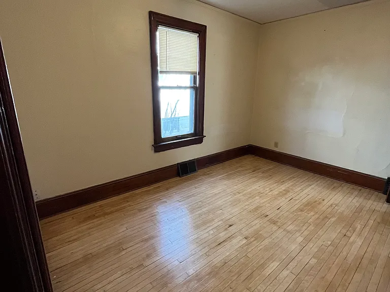 2943 N Newhall St — Photo 10