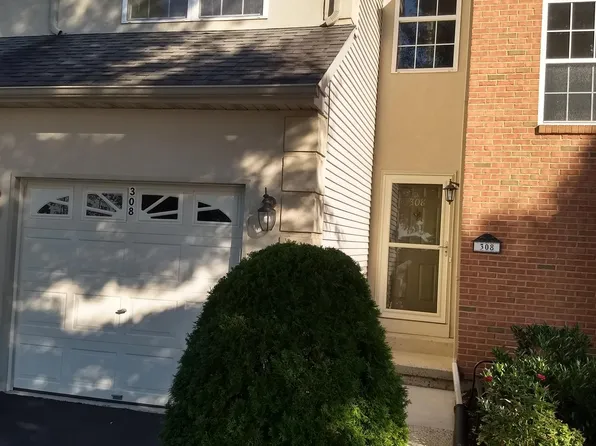 308 Hamilton Dr, Harleysville, PA 19438