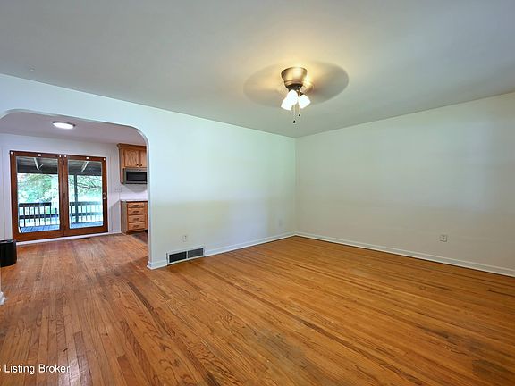 3rd image of 10704 Deering Rd