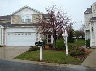 653 Fieldcrest Dr UNIT B, South Elgin, IL 60177