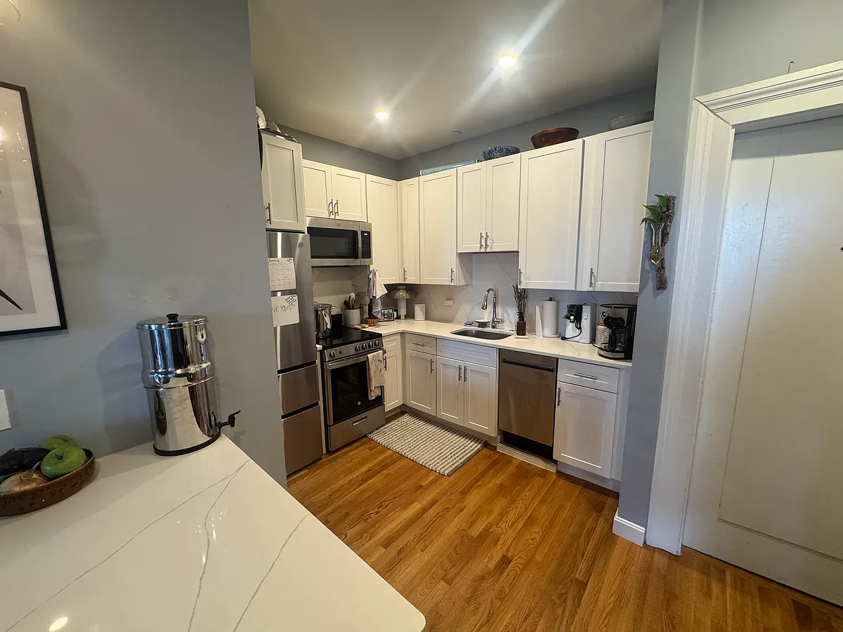 Building Photo - 464 Beacon St #3R